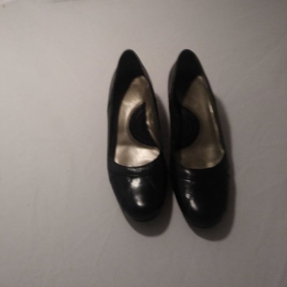 Kenneth Cole Reaction Black pumps - Picture 1 of 9